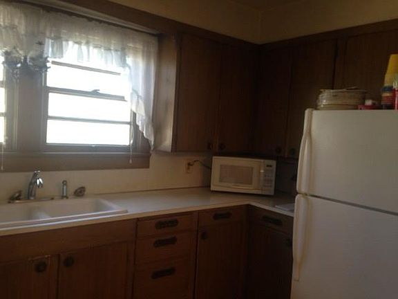 3rd image of 1006 N 10th St
