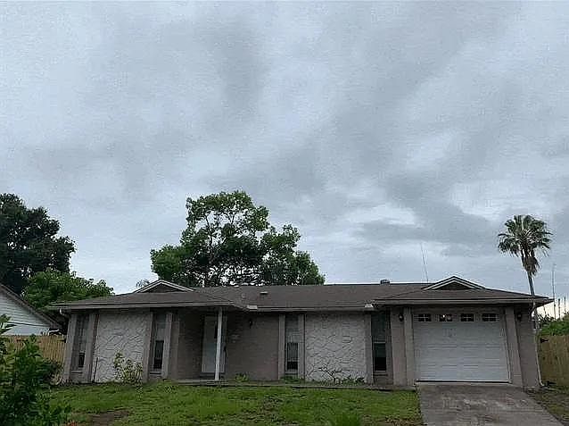 1st image of 808 Gaines Way Dr