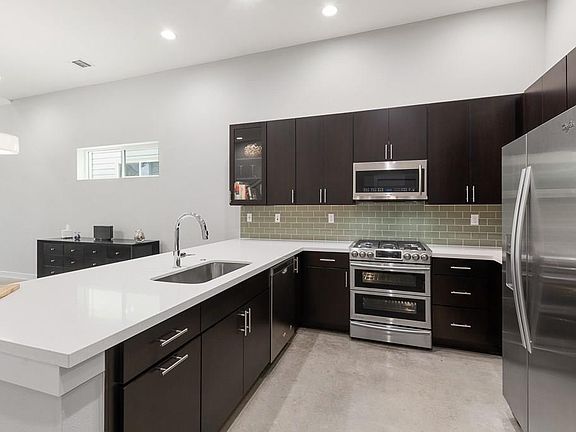 5th image of 3210 Aldwyche Dr