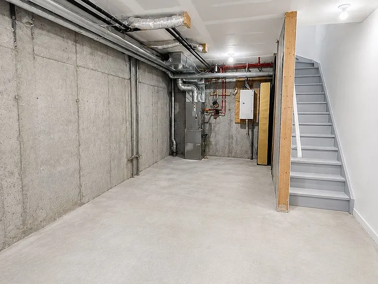 51 Florence St #9 — Photo 14
