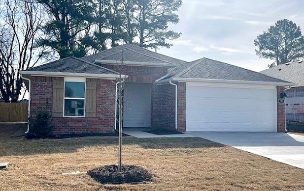 1st image of 729 Picard Ave