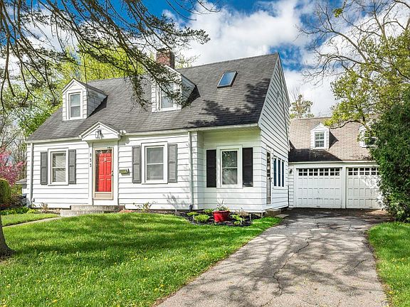3rd image of 933 Pleasant Dr