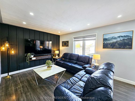 5th image of 32 Algonquin Rd