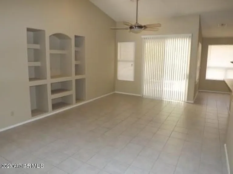 2471 W Hemlock Way — Photo 3