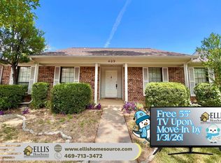 409 Kirkwood Dr, Lewisville, TX 75067