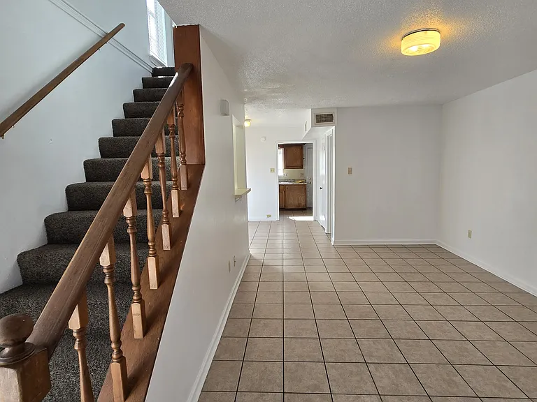 120 Oak Ridge Ave #A — Photo 1
