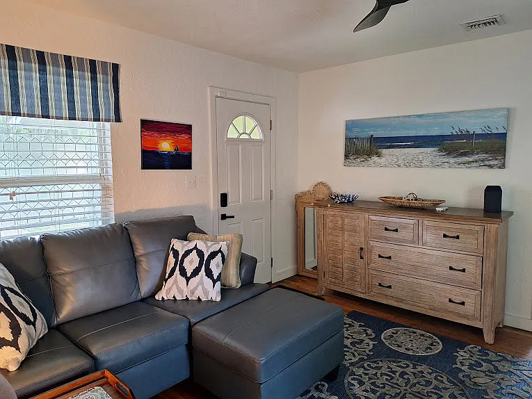 314 S Rhodes St — Photo 4