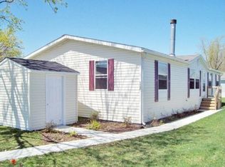 49381 Au Lac Dr E, Chesterfield, MI 48051