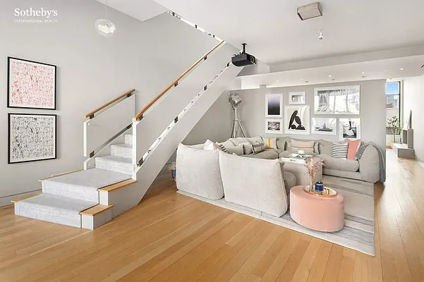 Sold by Sotheby's International Realty | media 40