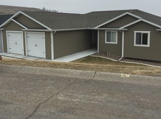 2709 Greenbriar Dr, Great Falls, MT 59404