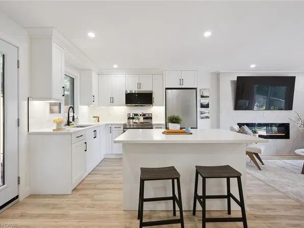 28 Borden St, Cambridge, ON N1S 3N2