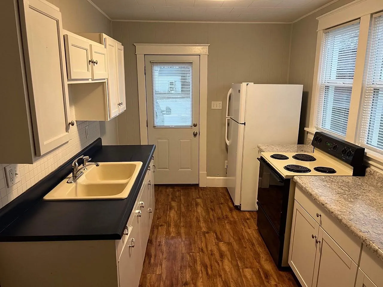 3 bed, 1.5 bath, 1240 sqft, $1,200 — Photo 3