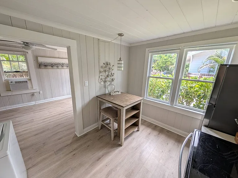 2562 Loma Linda St #R — Photo 8