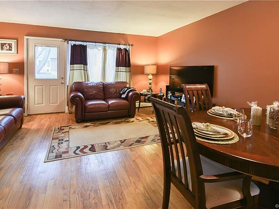 5th image of 4 Camelot Dr APT 4