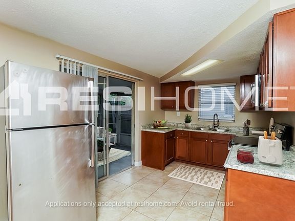 3rd image of 1036 Maybury Dr