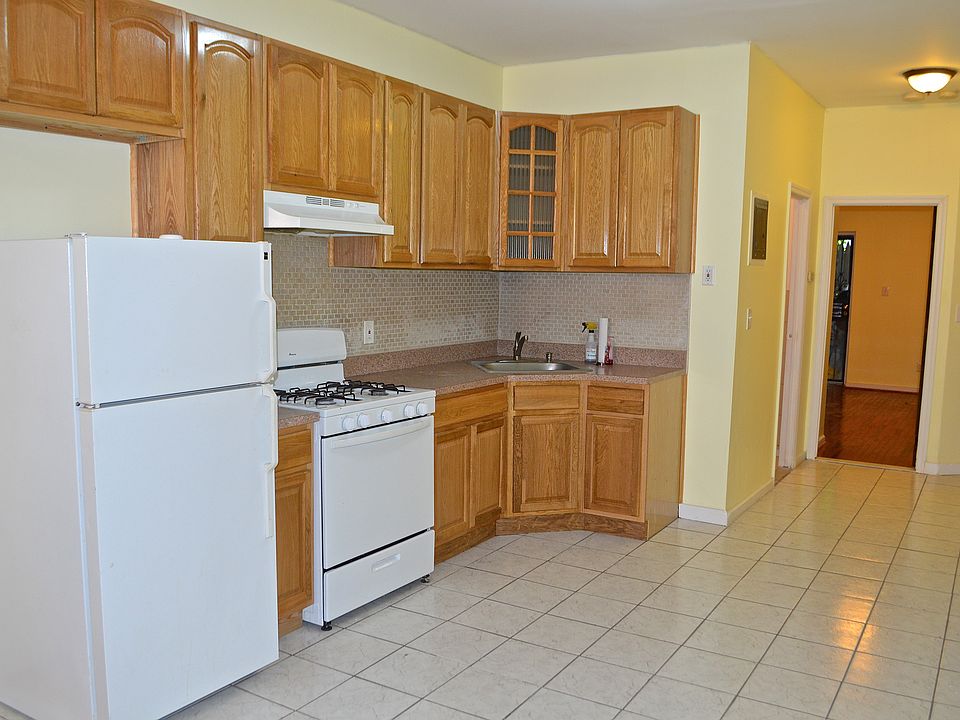 1st image of 509 Halsey St