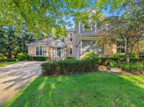 24526 Picara Dr, Novi, MI 48374