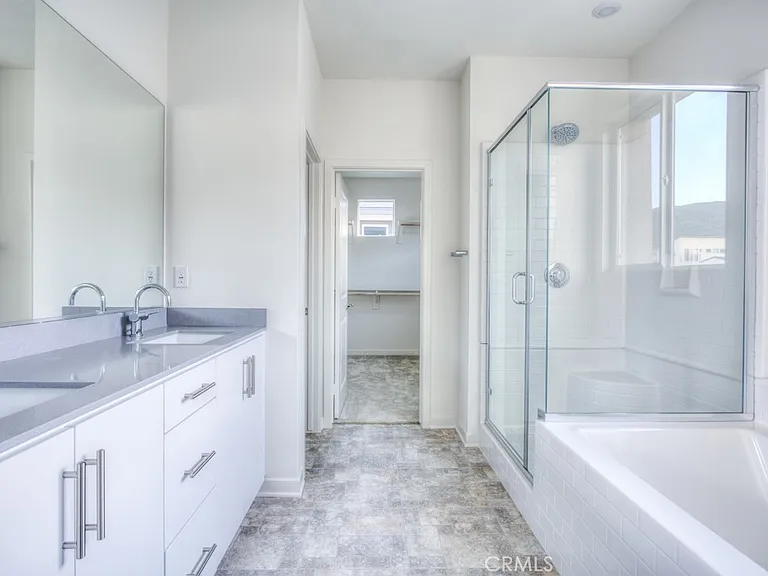 15812 Caterpillar Dr — Photo 32
