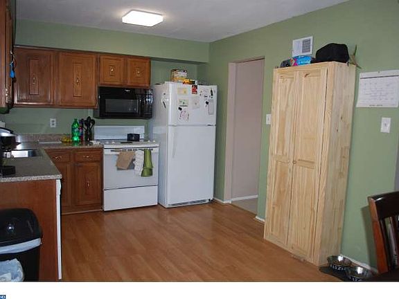 5th image of 3 E Weald Ave