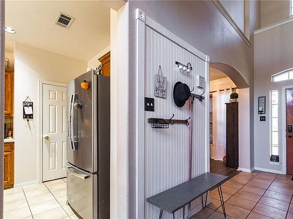 2nd image of 3317 Landhope Cir