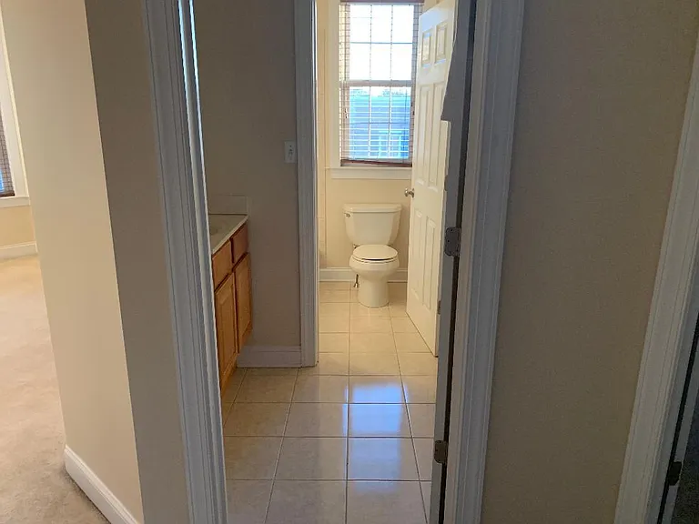 2449 Grays Ferry Ave — Photo 13