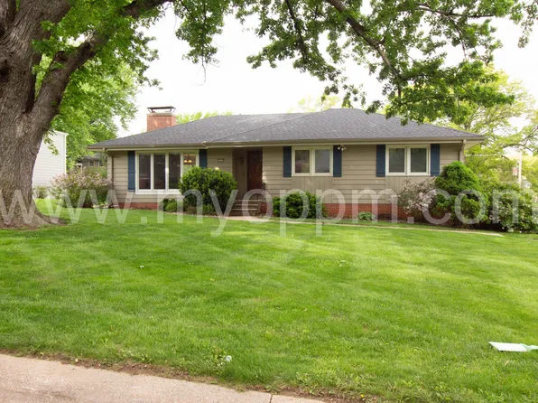 216 S 86th St, Omaha, NE 68114