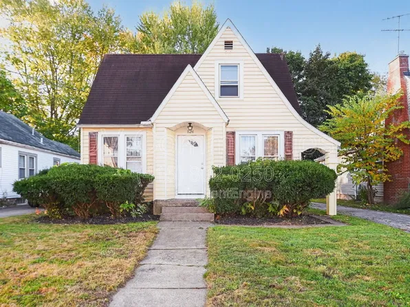 126 Erie St, Elyria, OH 44035