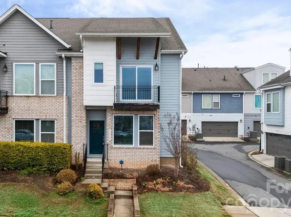 1515 Hidden Falls Rd, Charlotte, NC 28206