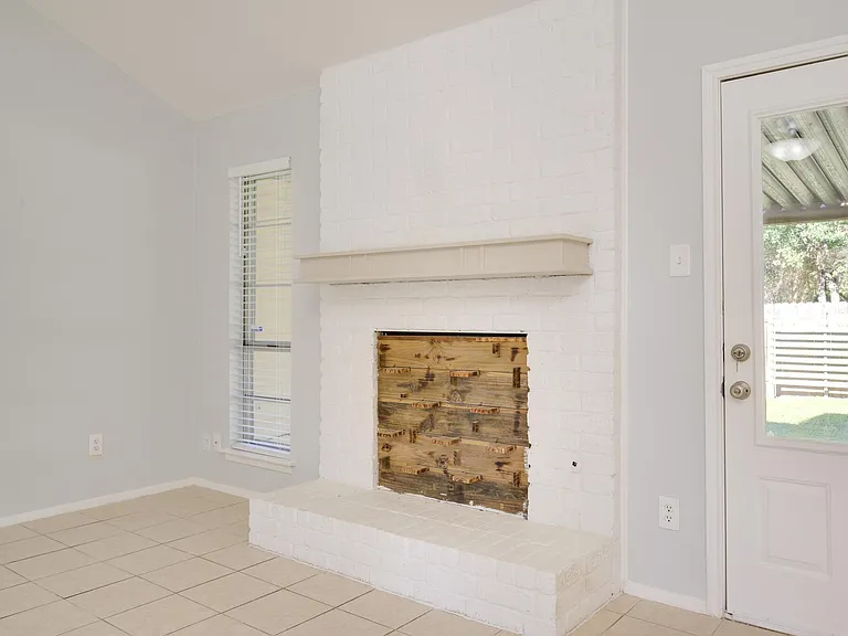 2104 Magazine St — Photo 3