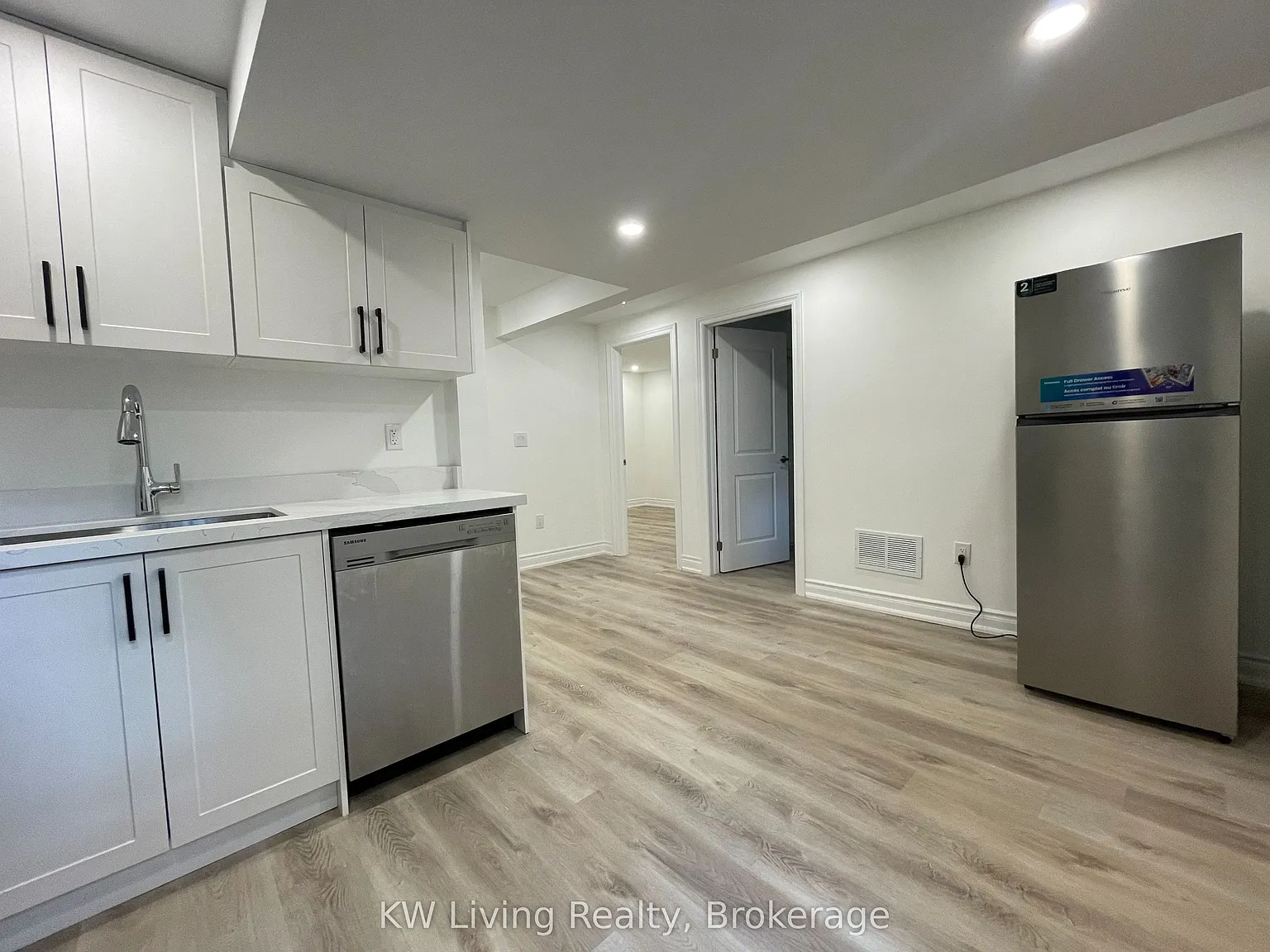 2 bed, $1,650 — Photo 4