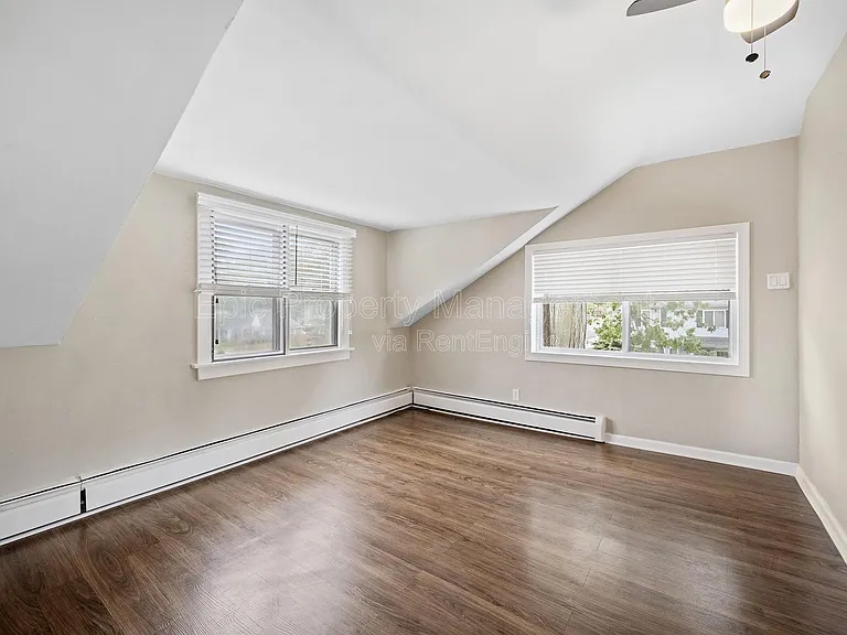 1029 E Granet Ave — Photo 6