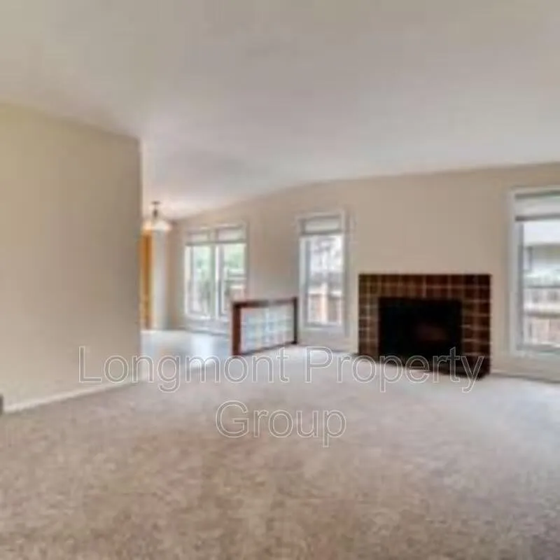 4 bed, 3.0 bath, 2100 sqft, $2,890 — Photo 3