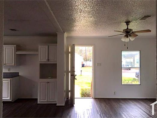 3rd image of 11811 Greensbrook Forest Dr