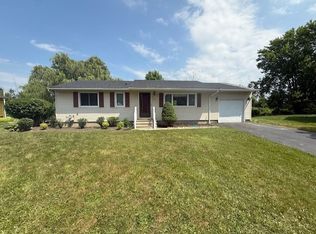 40 Shamrock Dr, Rochester, NY 14623