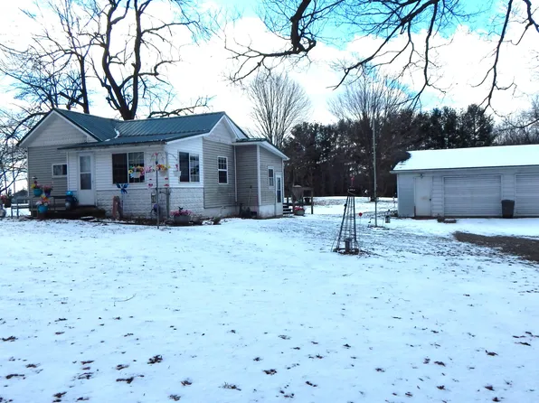 11880 Banfield Rd, Delton, MI 49046