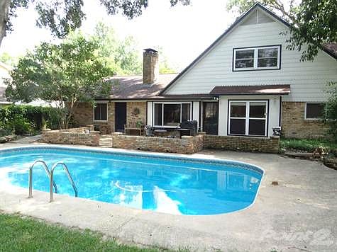 Adorable home with swimming pool!
