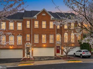 8002 Samuel Wallis St, Lorton, VA