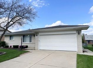 45178 Rudgate Rd, Canton, MI 48188