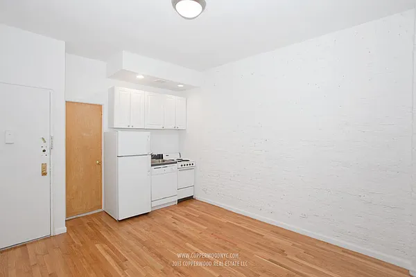 Rented by Copperwood Real Estate | media 18