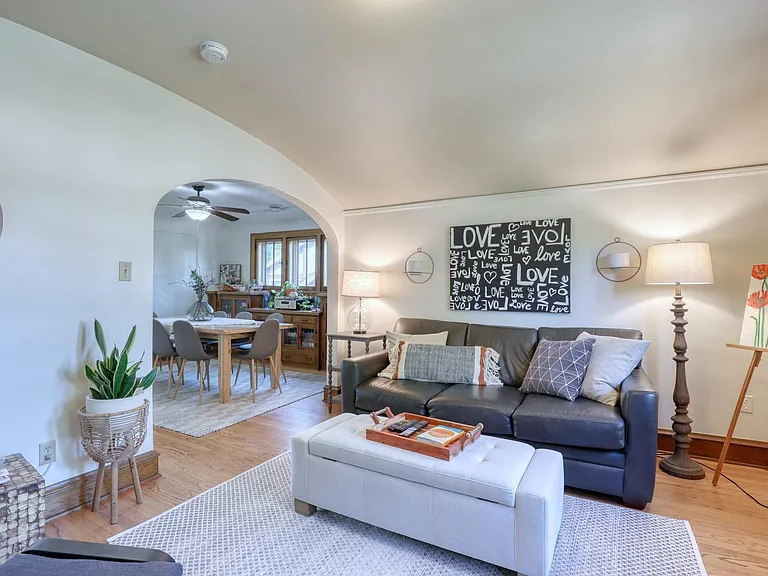 2078 Ludington Ave #UPPER — Photo 7