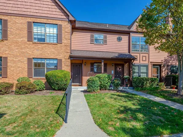 6 Barclay Ct, Lawrence Township, NJ 08648