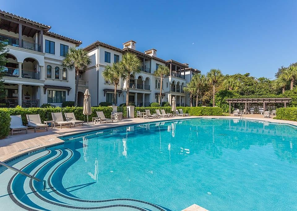 1st image of 300 Beach Club Ln