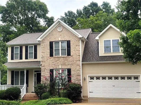 6711 Centerville Ct, Whitsett, NC 27377