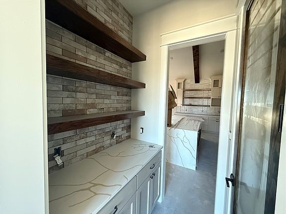 4th image of 7822 Mathis Creek Dr