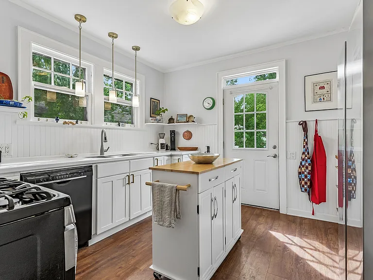 11 Brookwood Dr #101 — Photo 5