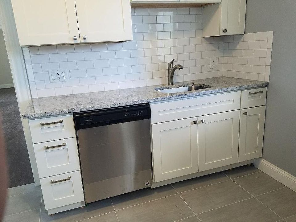 1st image of 2621 Ida Ave