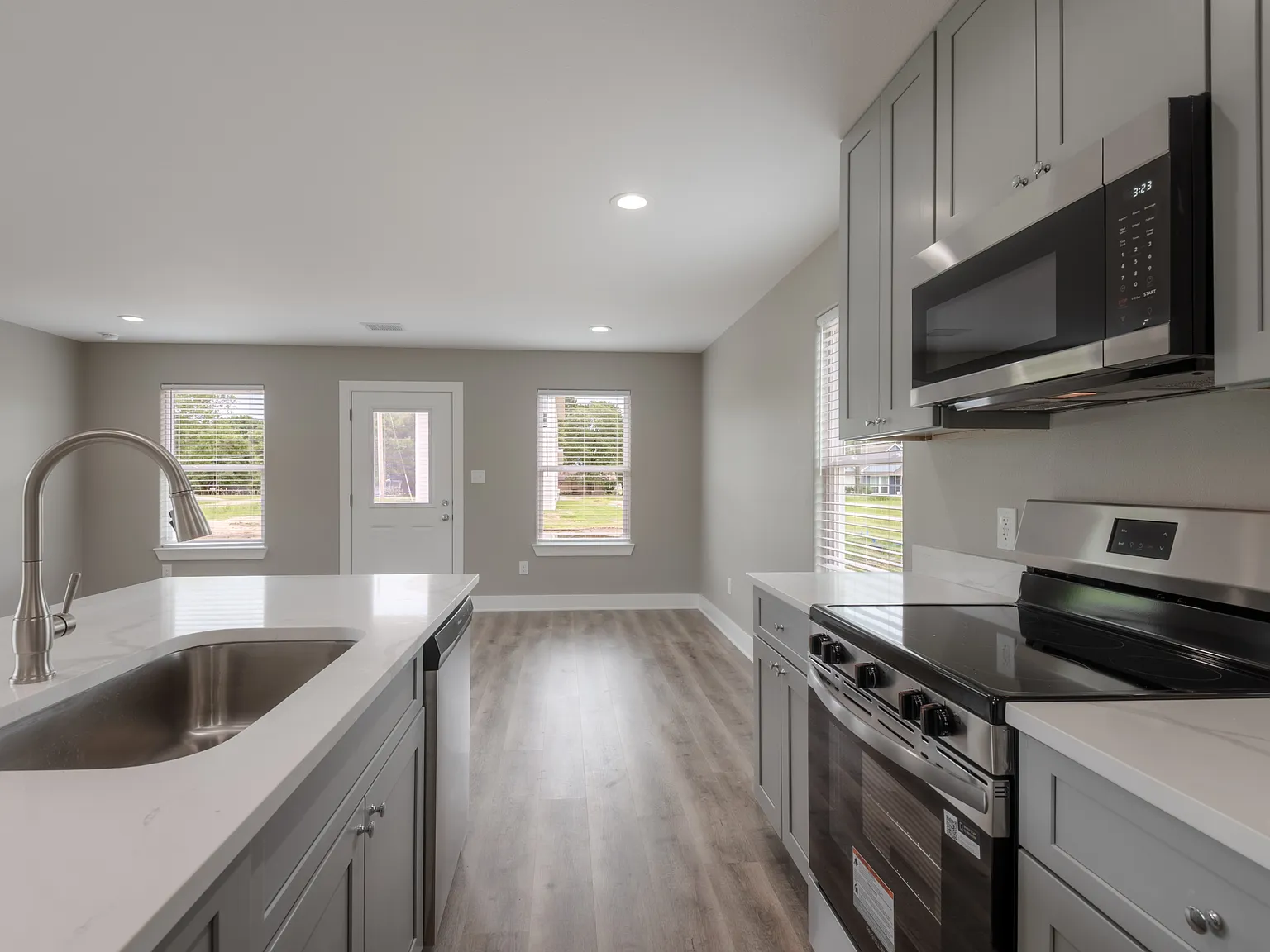 250 North Shady Oaks Drive - 1 — Photo 4