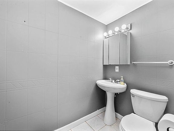 5th image of 12124 Prestonpark Ln