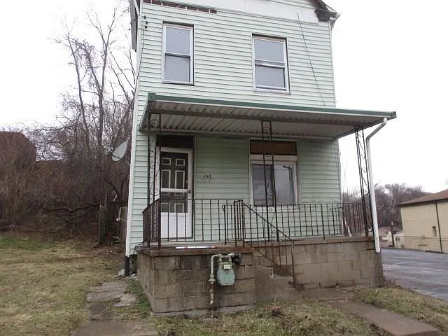 2611 Wylie Ave photo 1