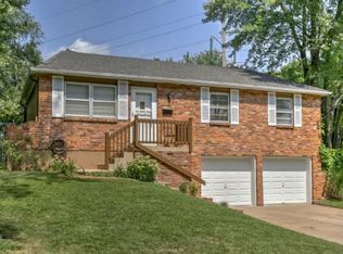 1810 SW 2nd St, Lees Summit, MO 64063